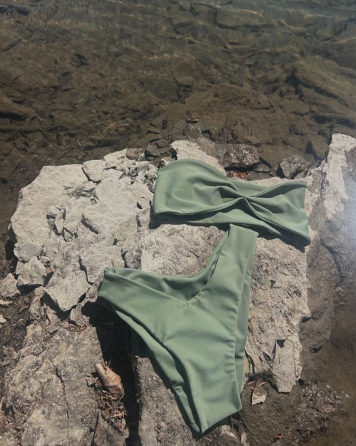 pinch bandeau & high-leg bottom